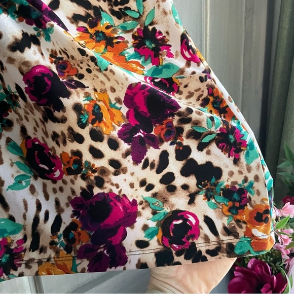 Cheetah Floral‎ Ruched Bust Blouse CJ Banks Size 1X leopard cheetah plum - Picture 5 of 8